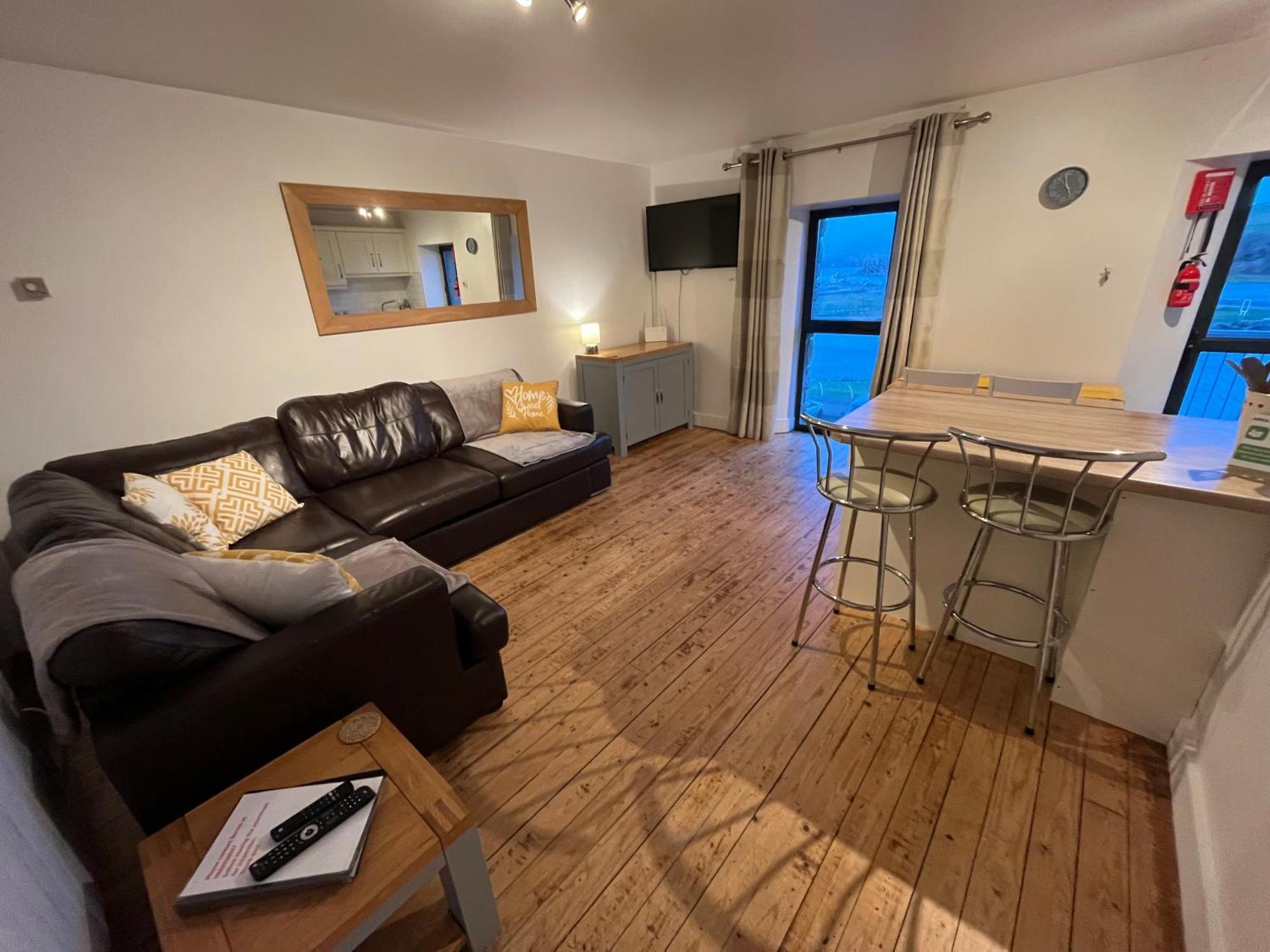 Apartment 12, Sea Wharf Westport Extérieur photo