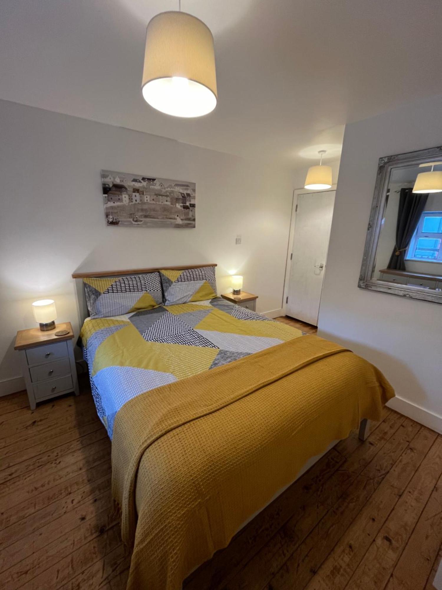 Apartment 12, Sea Wharf Westport Extérieur photo